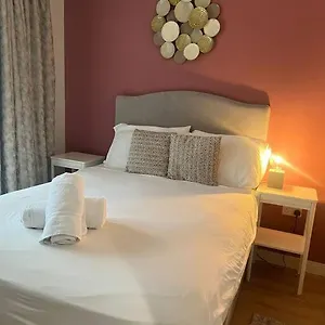 brickworks-city-centre-apartment.cardiffhotelswales.com/