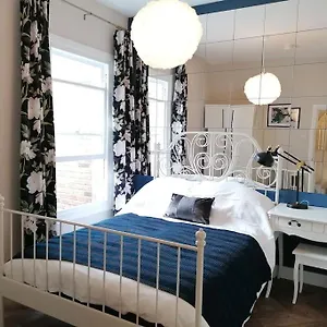  Holiday home Stunning 3 Bedroom Townhouse In The Heart Of