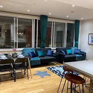 central-sheffield-3bed-3bath-penthouse-xxii.yorkshirehotels.net/